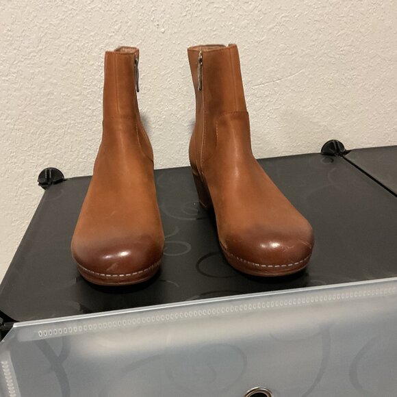 NWOB Dansko leather zip ankle boots 40 - Picture 3 of 9